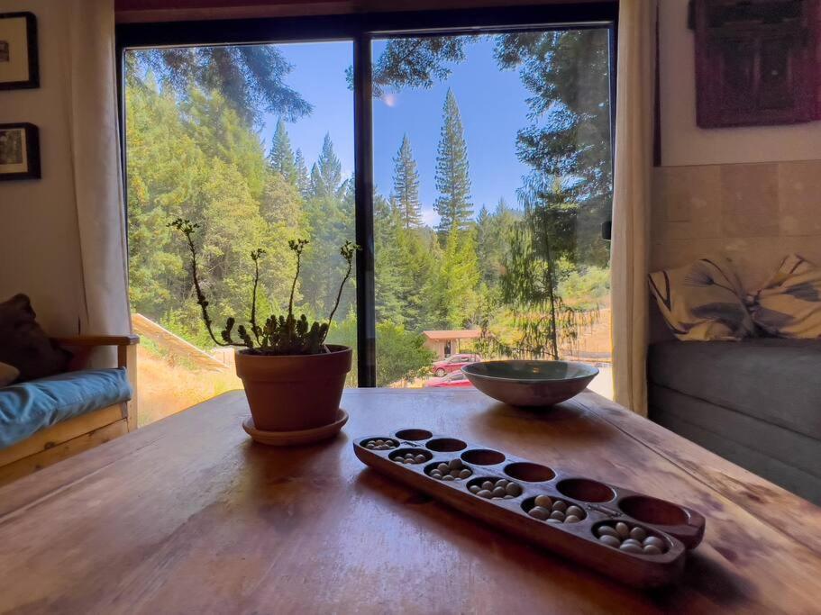 Little House In The Redwoods With A Hot Tub! Garberville Exterior foto